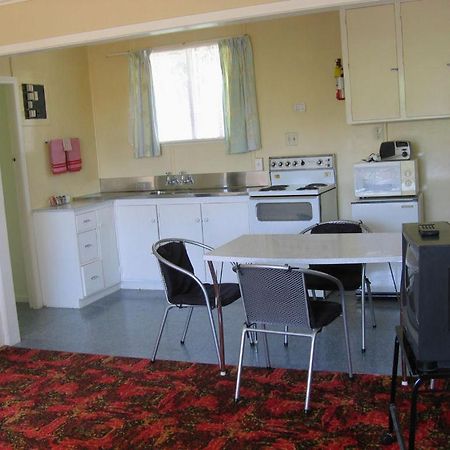 Glow Worm Motel Waitomo Caves Exterior photo