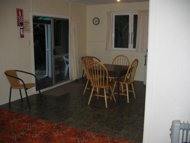 Glow Worm Motel Waitomo Caves Exterior photo