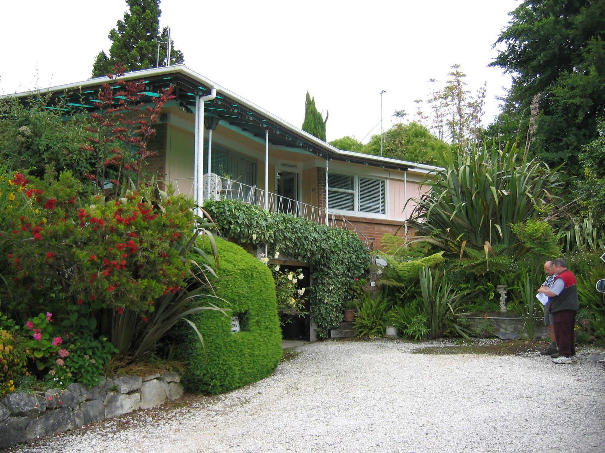 Glow Worm Motel Waitomo Caves Exterior photo